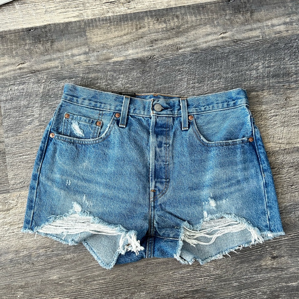 Levi’s shorts NWT Size 29